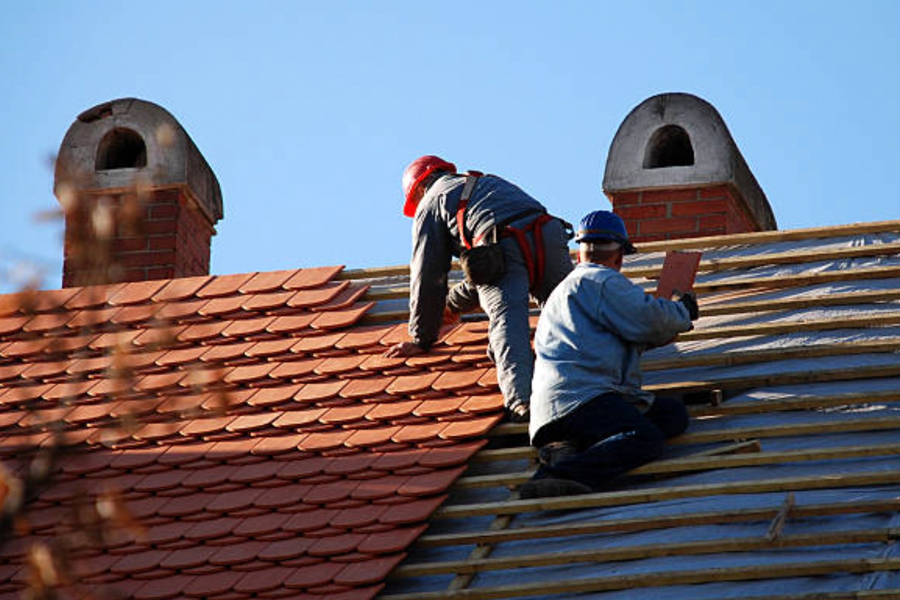 Things One Should Be Aware of While Hiring Roofing Repairing Service